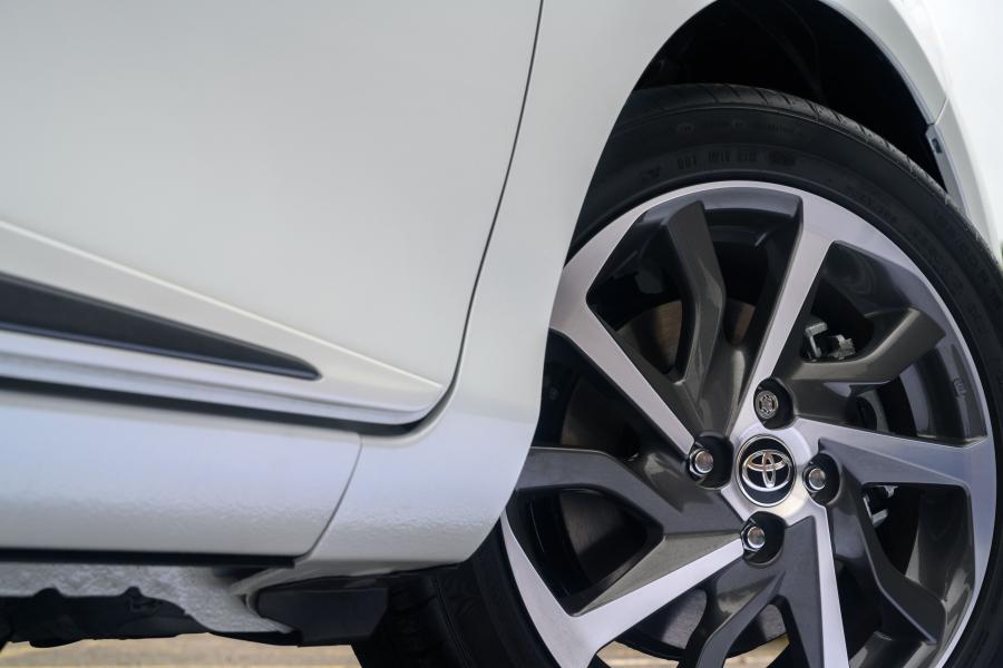 Детали экстерьера Toyota Yaris Hybrid Y20 2019 года  (UK) (фото 13 из 38)